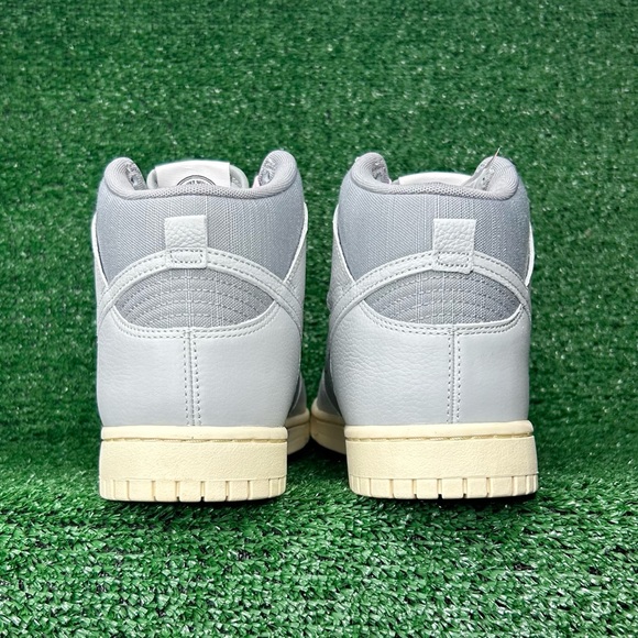 Nike Dunk High Shoes - Picture 4 of 9